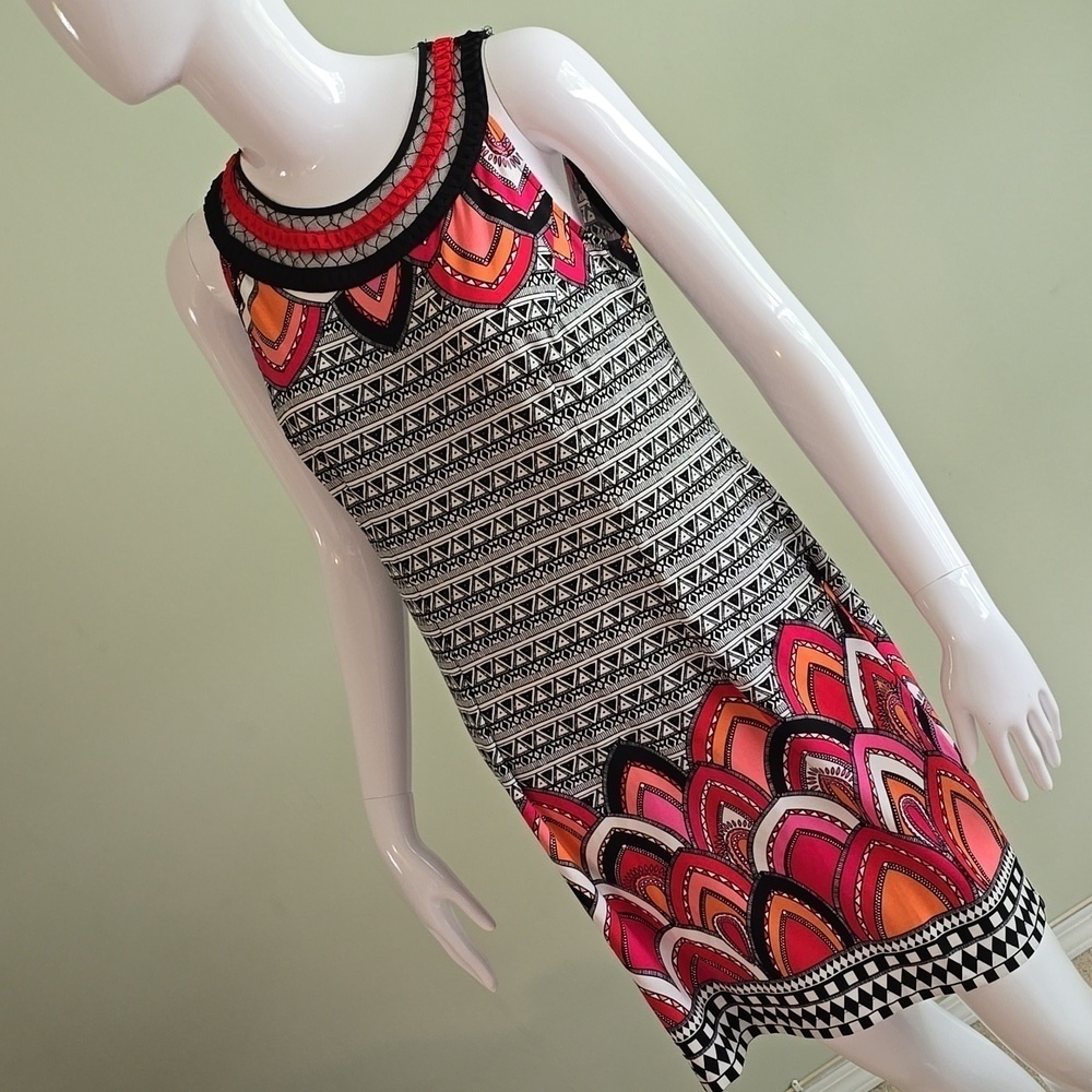 125. Sandra Darren Sleeveless Mesh Netted Scoop Neckline Geometric Tribal Print